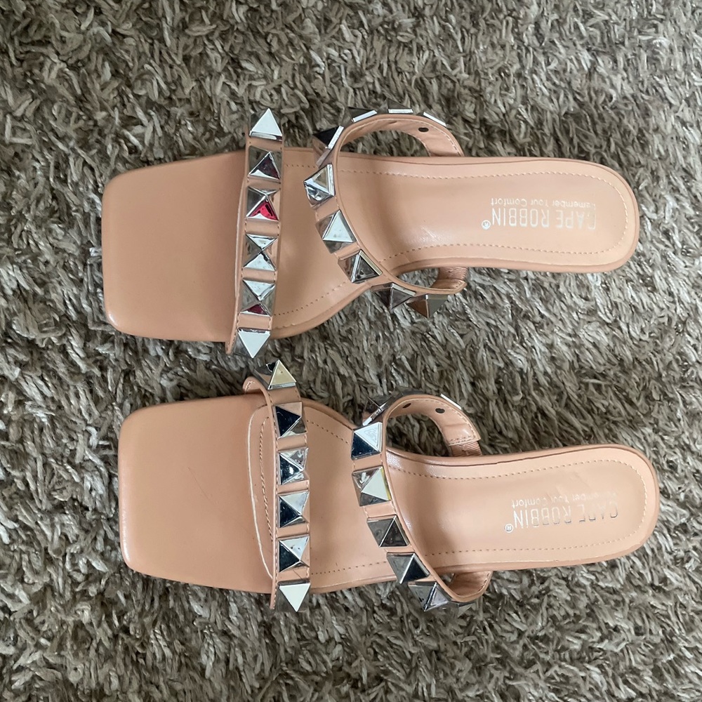 Stylish WOW slide heels